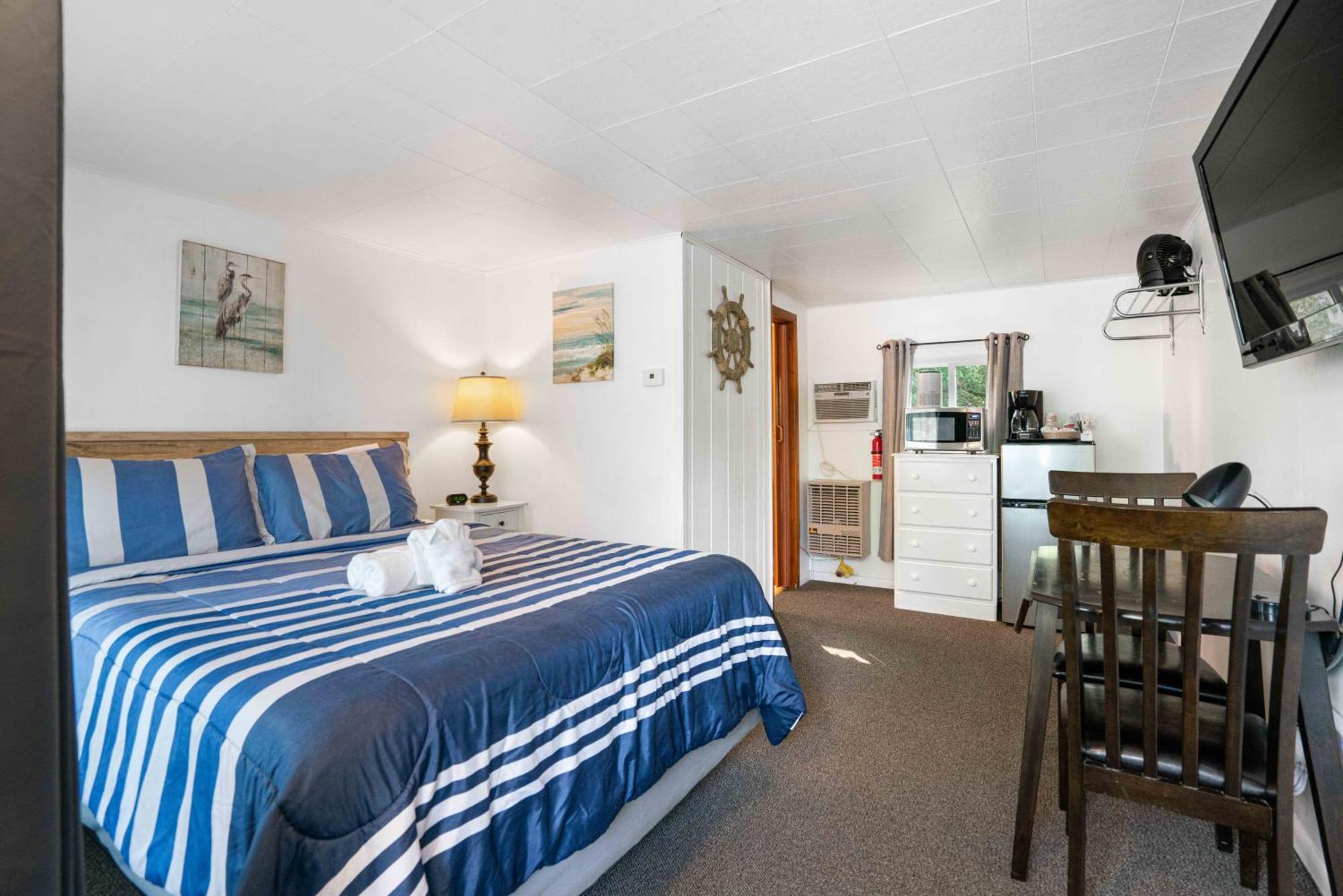 Motel South Arm Retreats East Jordan Esterno foto