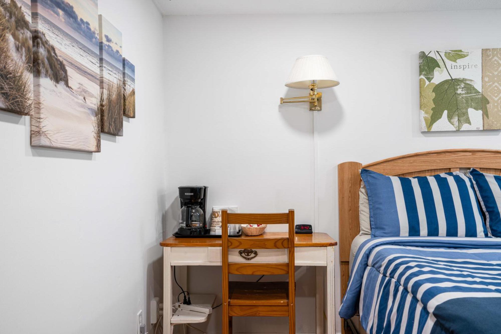 Motel South Arm Retreats East Jordan Esterno foto