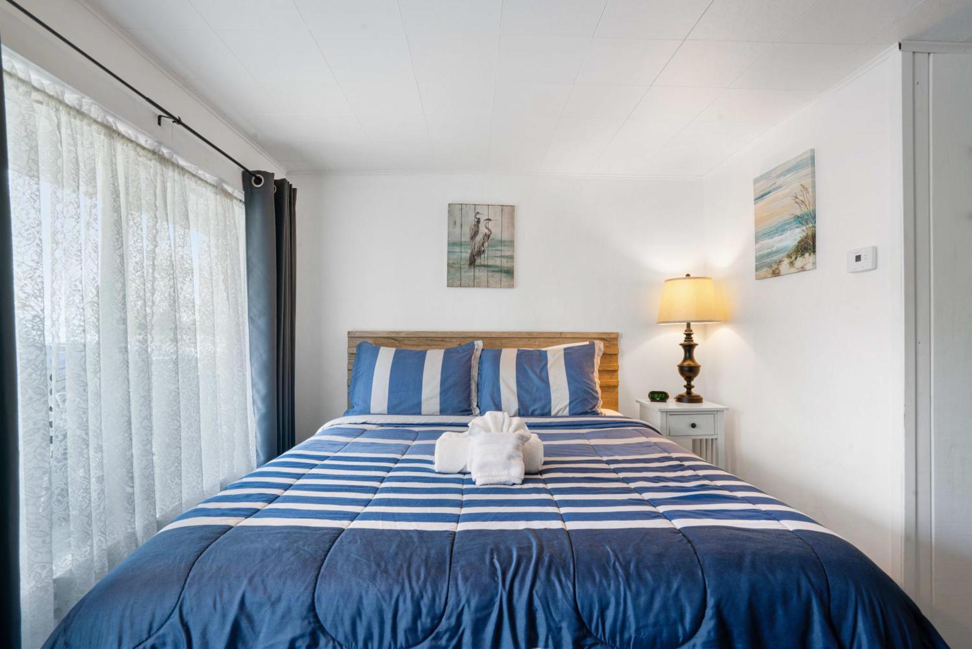 Motel South Arm Retreats East Jordan Esterno foto