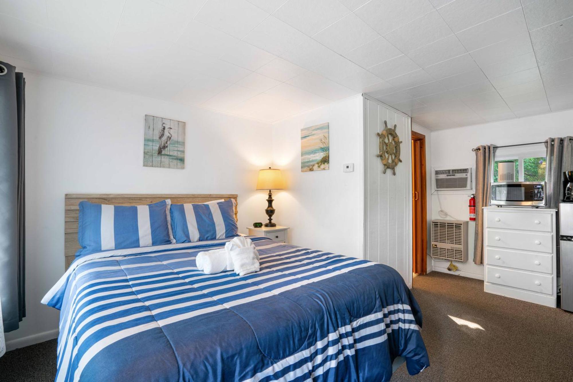 Motel South Arm Retreats East Jordan Esterno foto