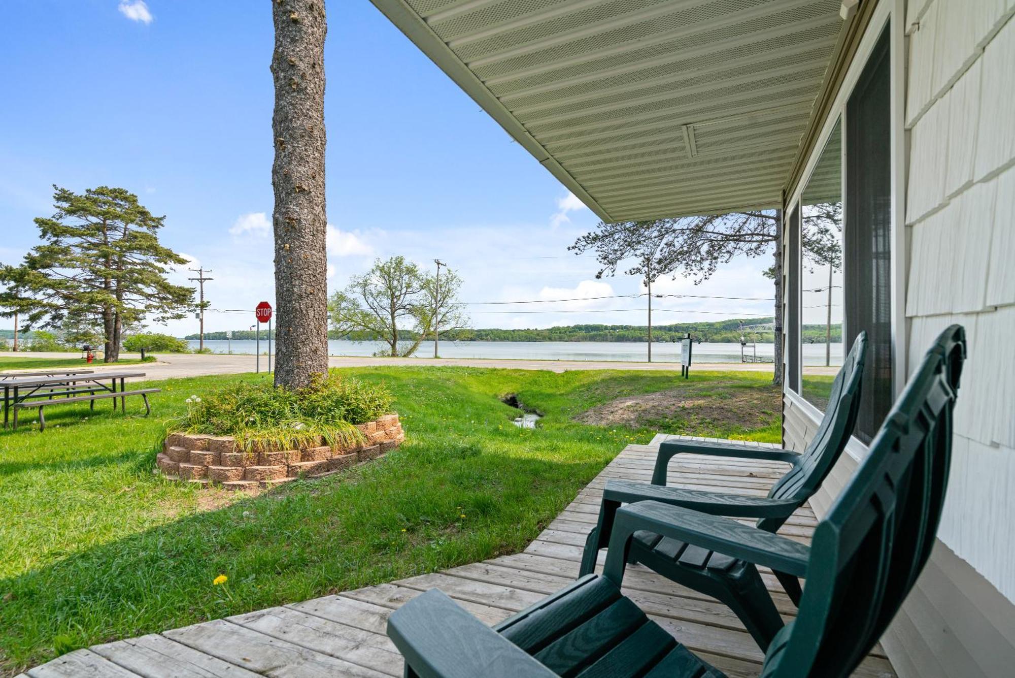 Motel South Arm Retreats East Jordan Esterno foto