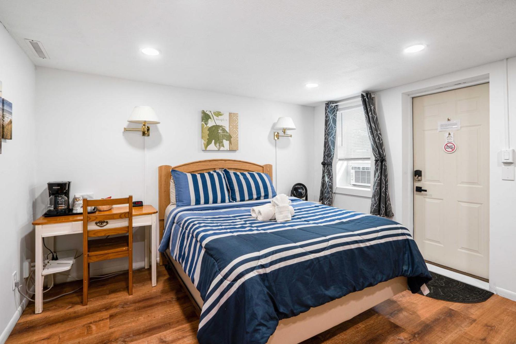 Motel South Arm Retreats East Jordan Esterno foto