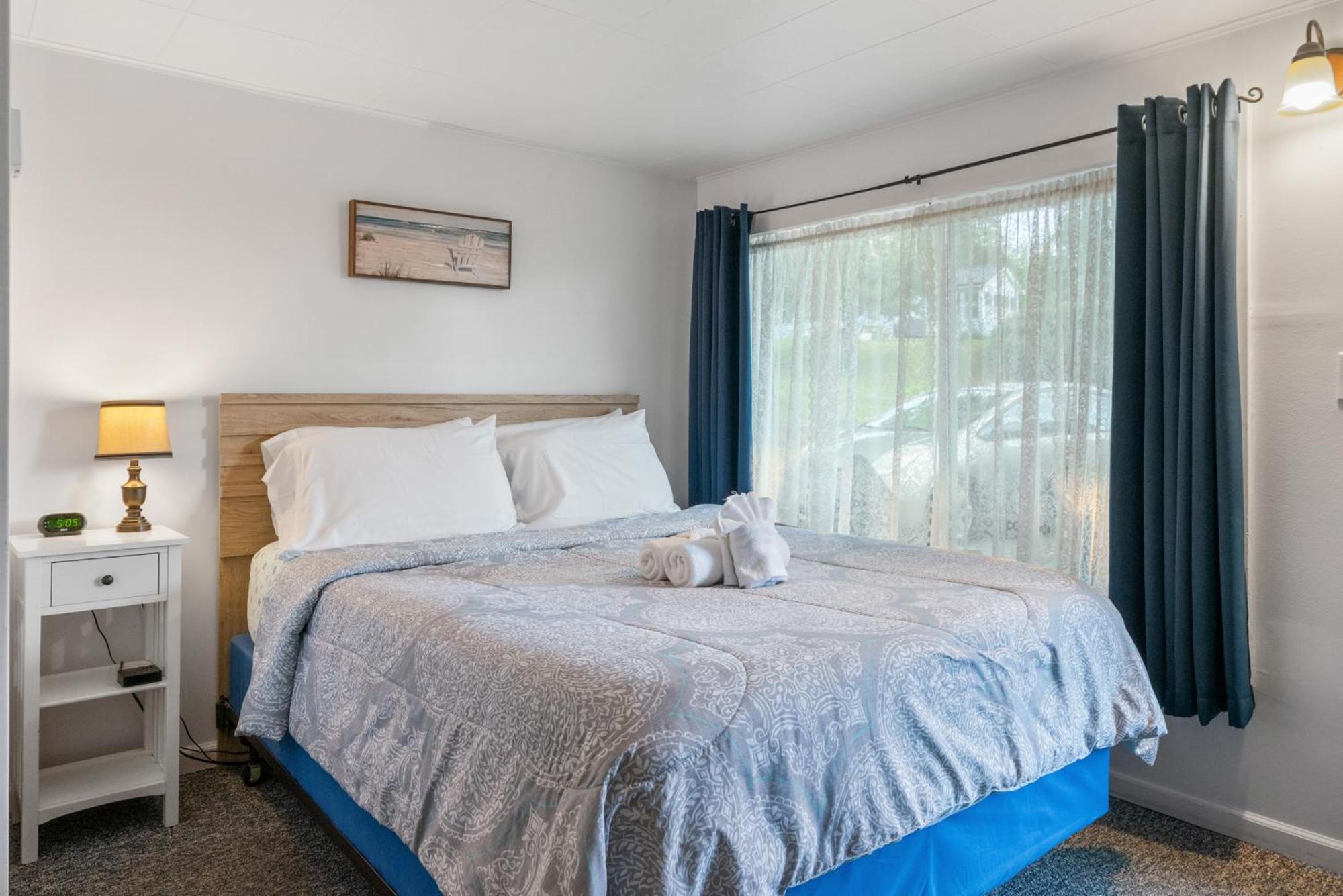 Motel South Arm Retreats East Jordan Esterno foto