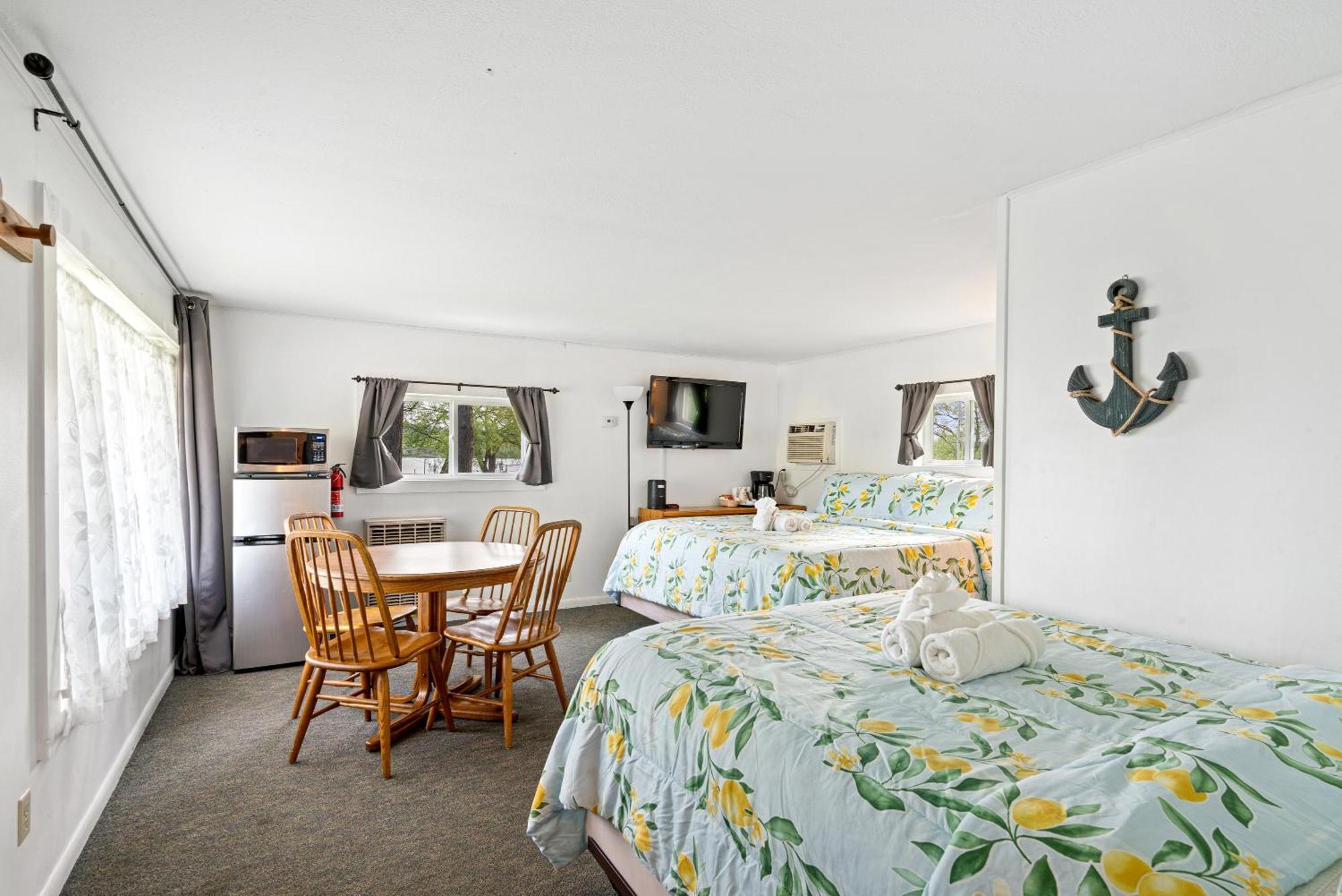 Motel South Arm Retreats East Jordan Esterno foto