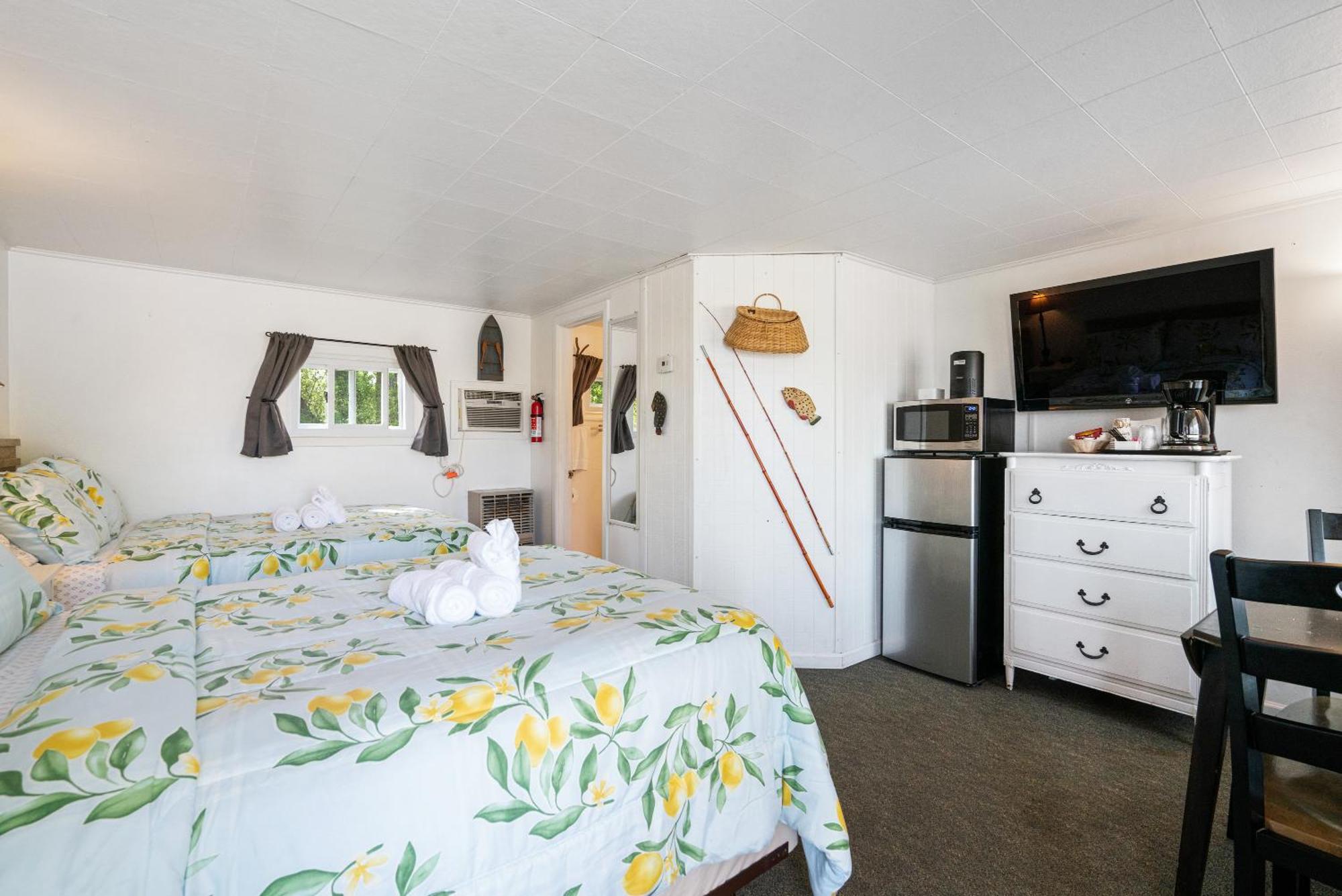 Motel South Arm Retreats East Jordan Esterno foto