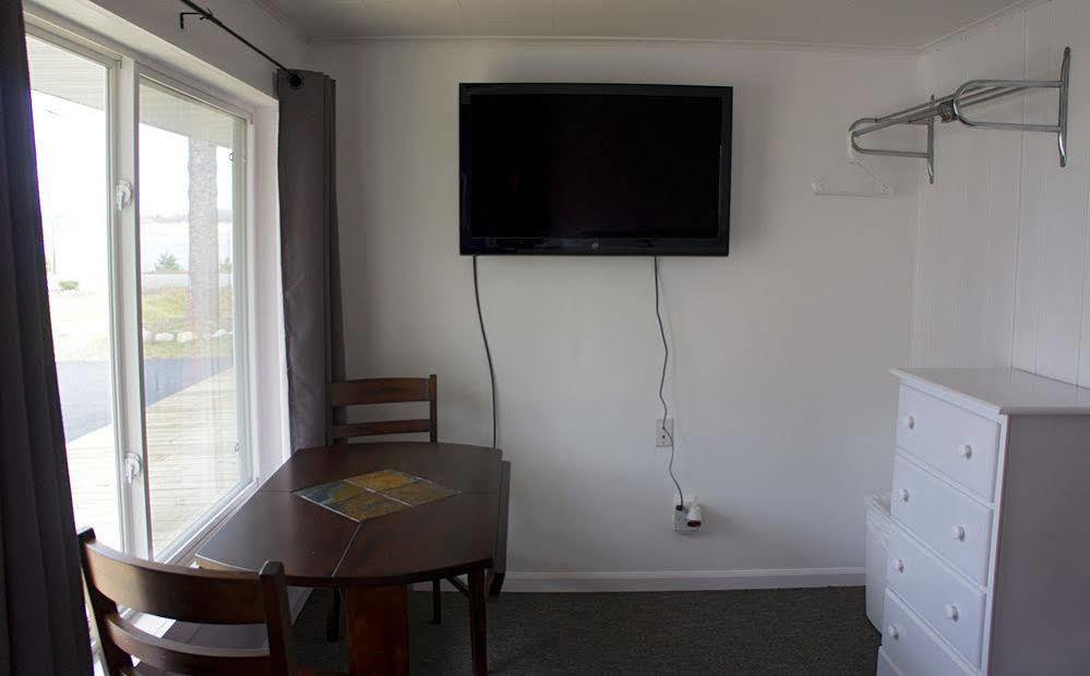 Motel South Arm Retreats East Jordan Esterno foto